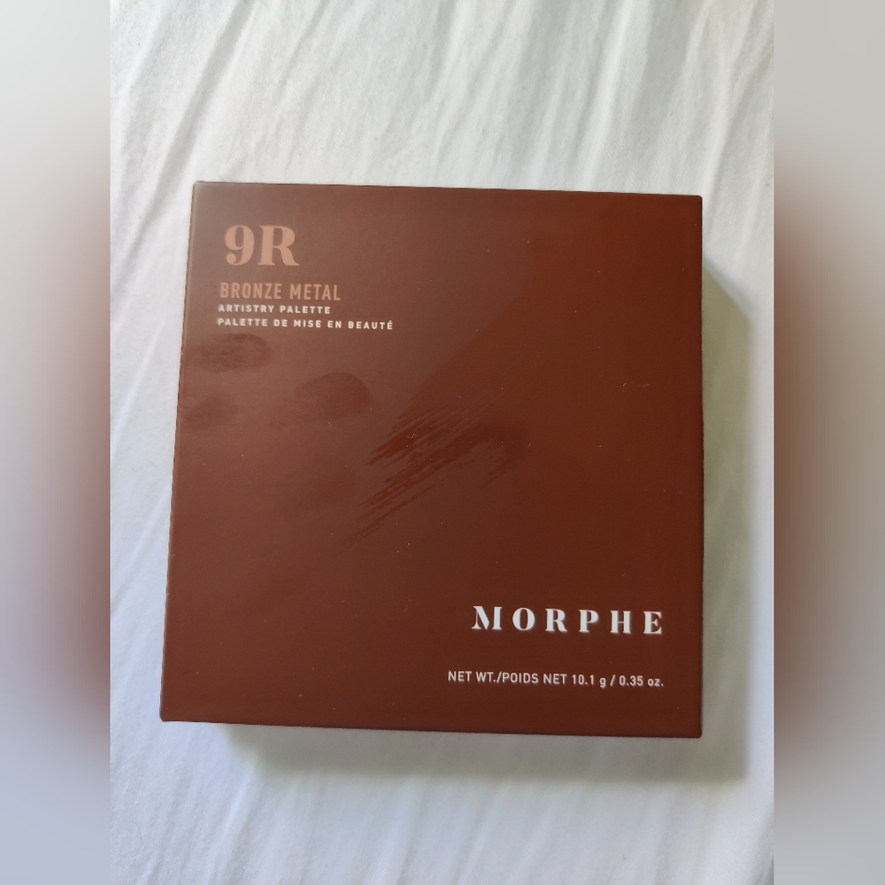 NEW, Morphe 9R Bronze Metal eye shadow palette. NEVER USED